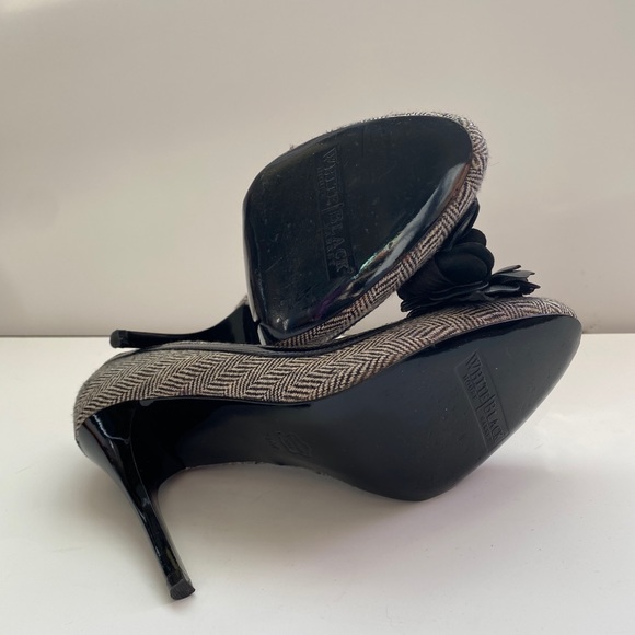 Classic heels with floral detail - Picture 7 of 8